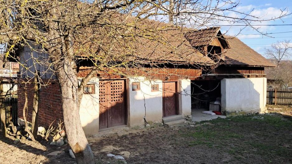Casă și teren de vânzare Polovragi - Racovița - Poză 3