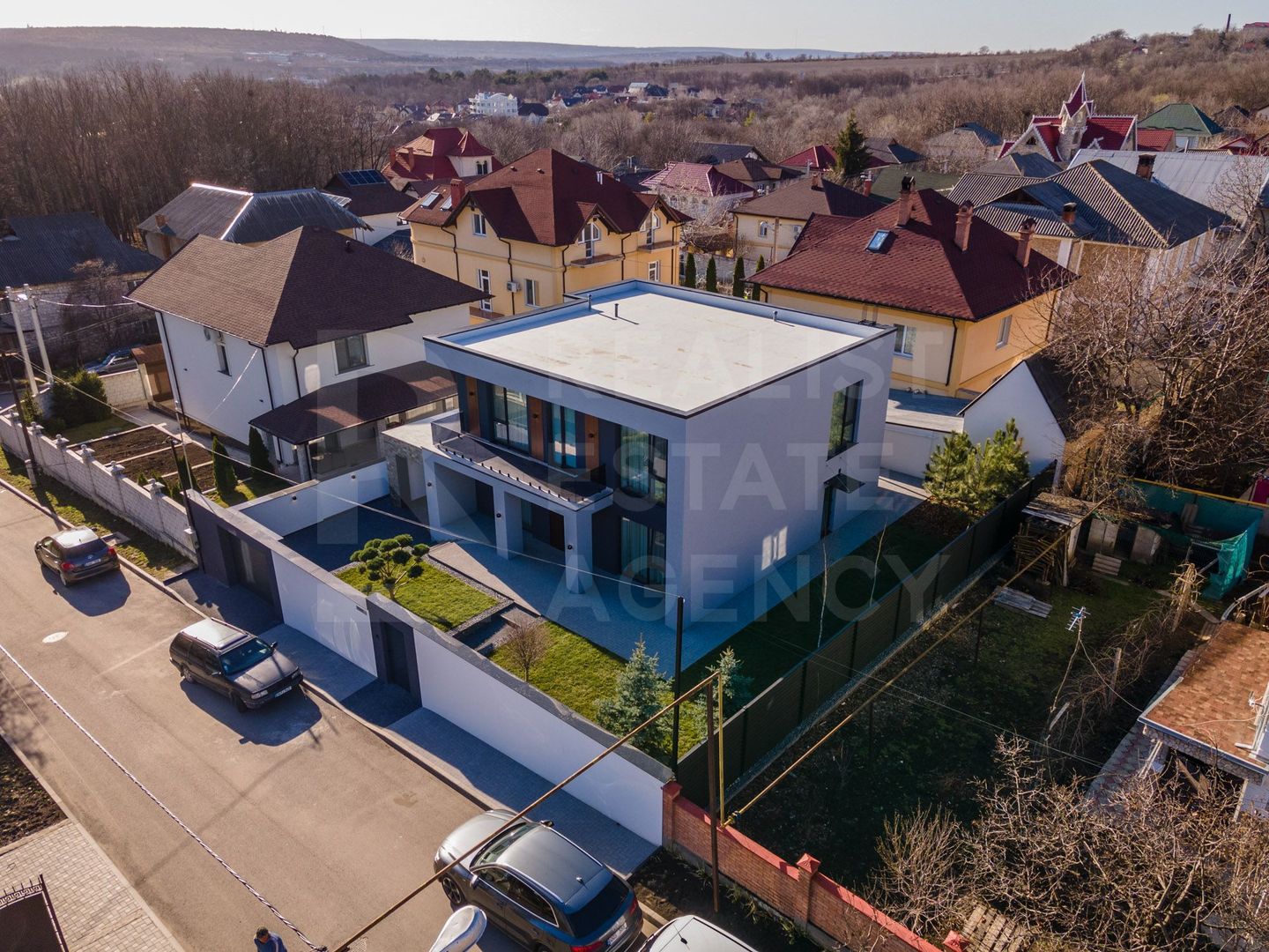 Vânzare, high-tech de lux, 6 camere, Rîșcani - Poză 2