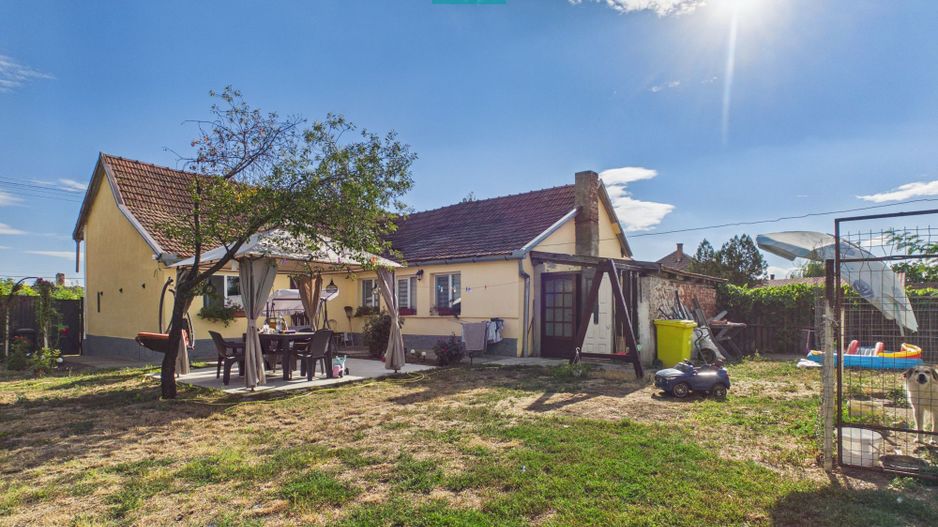 Casă individuală 3 camere,teren de 1500Mp Bătania - Poză 2