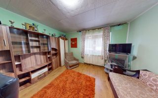 Casă de vânzare în Sânpetru Vechi - singur în curte, garaj, foișor - Poză 2