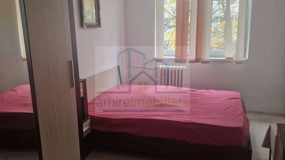 Apartament 3 camere, decomandat , etajul 1/10 - Poză 4