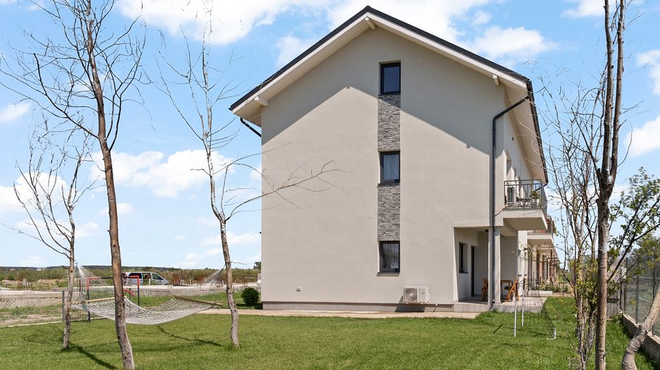 PORUMBESCU RESIDENCE | Vila Green + Renault Clio Evolution E-Tech Hybrid 2024 - Poză 39