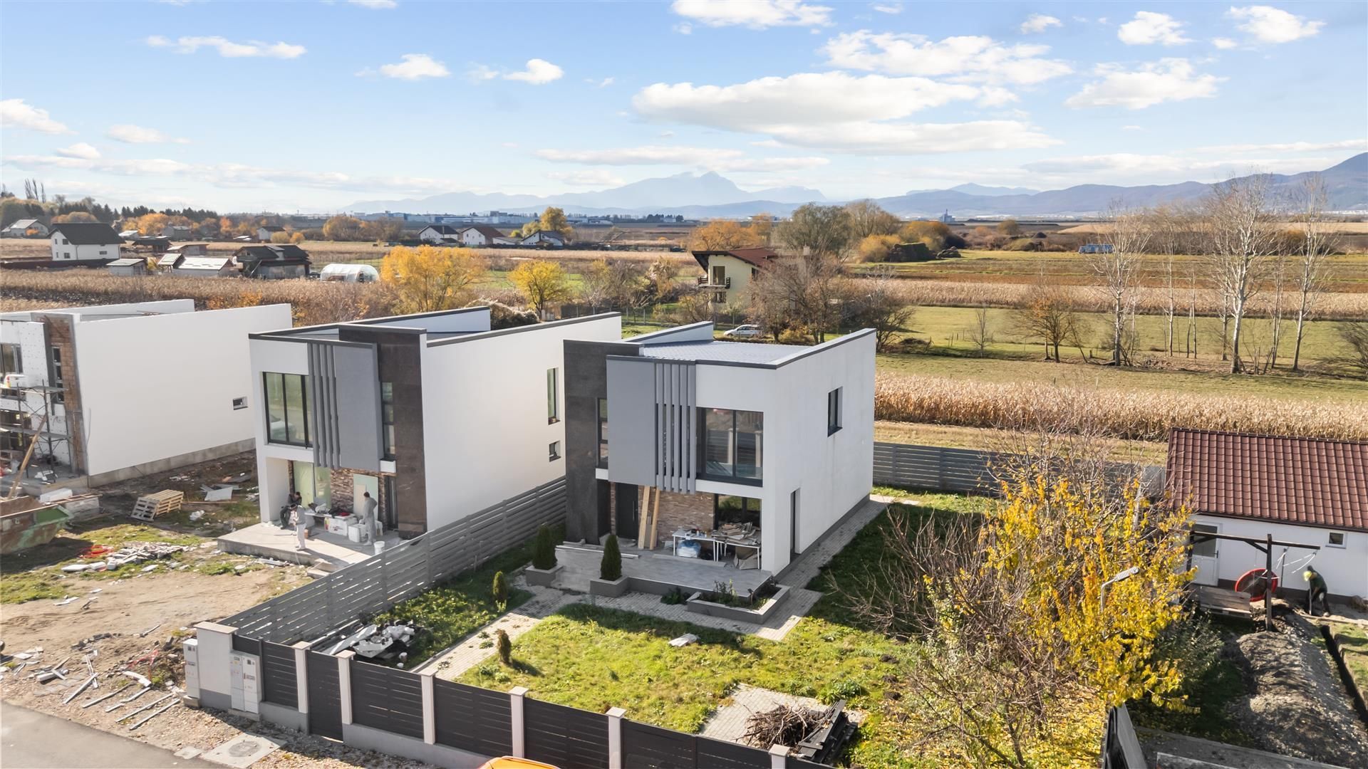 Comision 0 - Casa cu 4 camere in stil mediteran Sanpetru Brasov - Poză 4