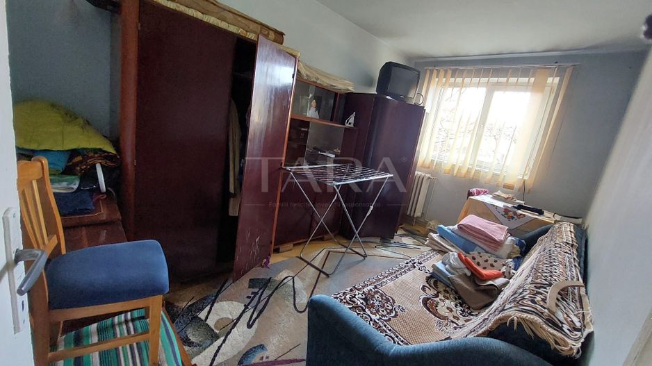 Apartament 4 camere decomandate, etaj intermediar, zonă excelentă. - Poză 3