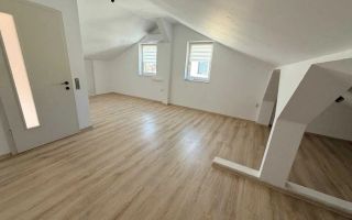 Duplex lux, de închiriat, 5 camere, parcare, curte, terasă,220mp teren - Poză 6