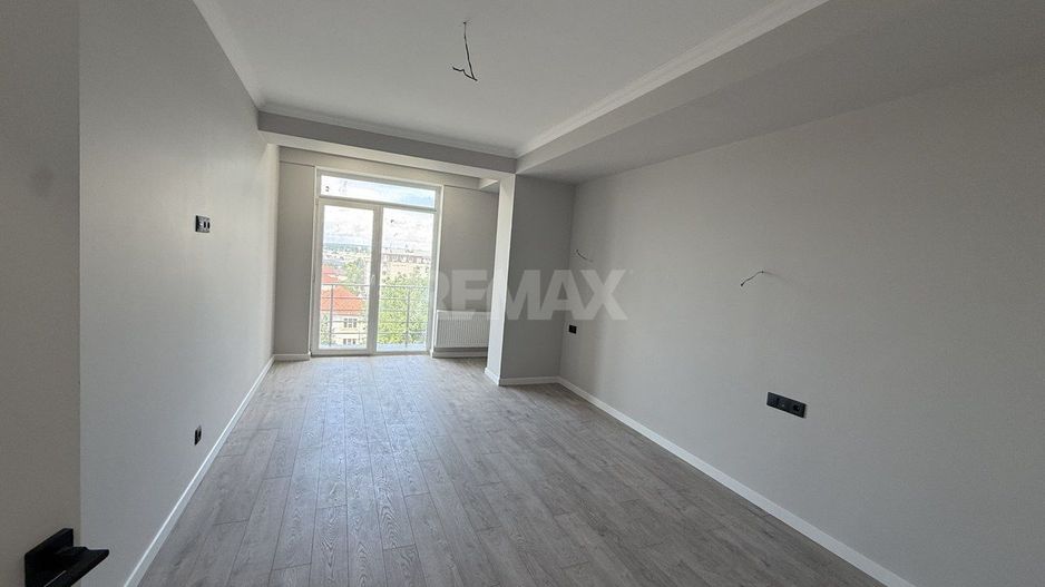 Vânzare apartament cu 2 dormitoare si living la Buiucani - Poză 3