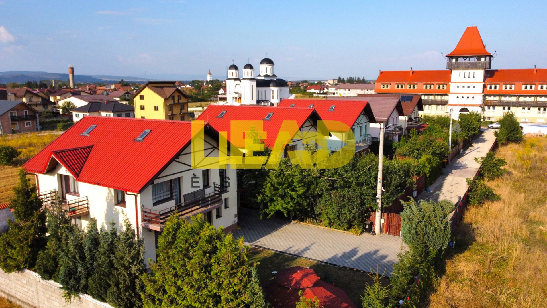 Oportunitate de achizitie vila deosebita, 250 mpu, curte 615 mp in Harman! - Poză 2