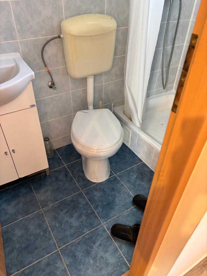 Casa 120 mp utili 4 camere 2 bai terasă curte privata in zona Turnisor - Poză 8