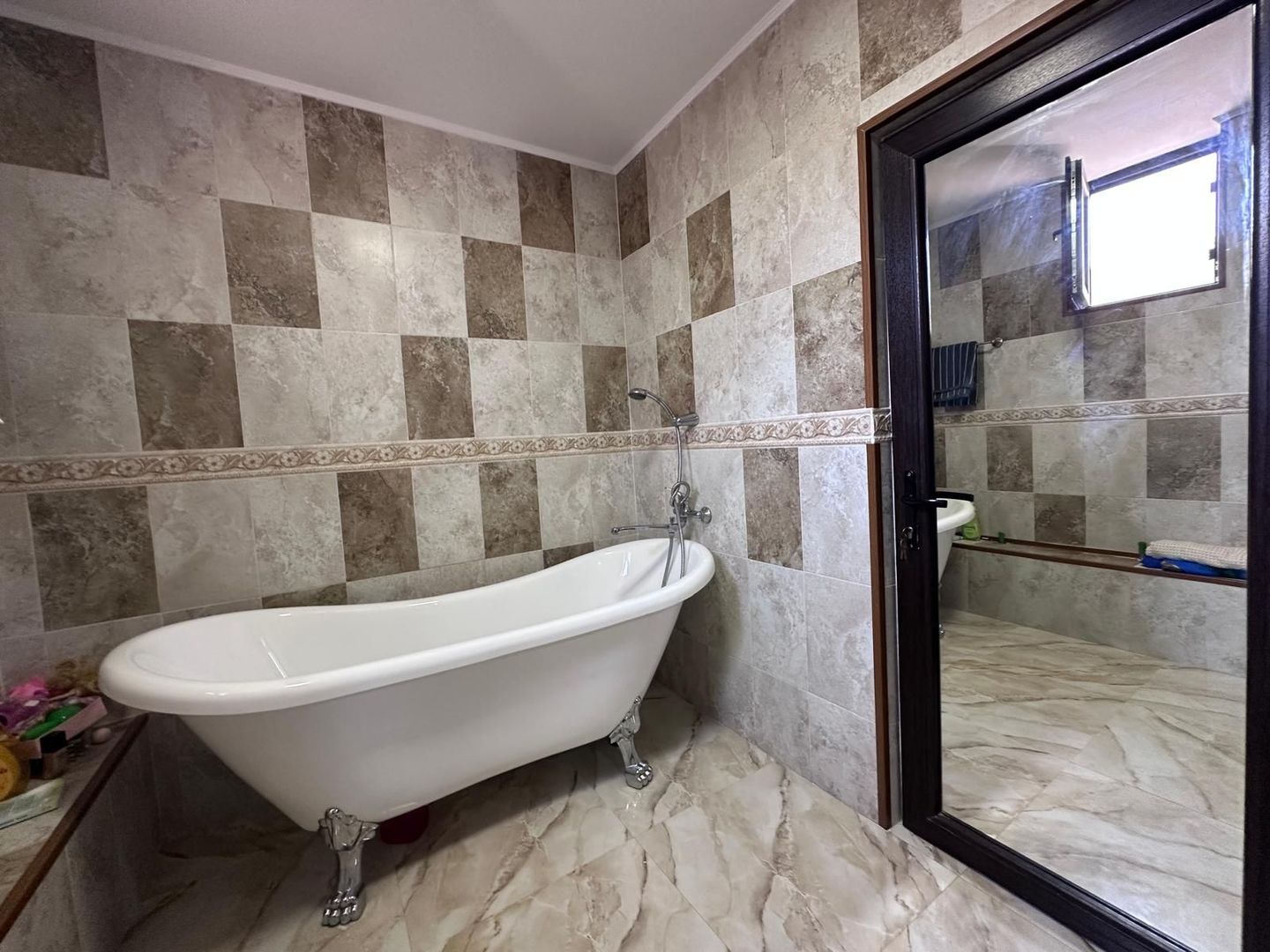 Vânzare casă S+P+E -Valea Voievozilor cu panouri solare si garaj dublu - Poză 9