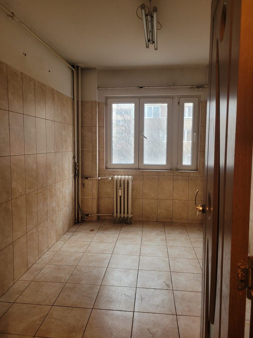 Apartament 3 camere de vanzare Drumul Taberei, Valea Ialomitei - Poză 2