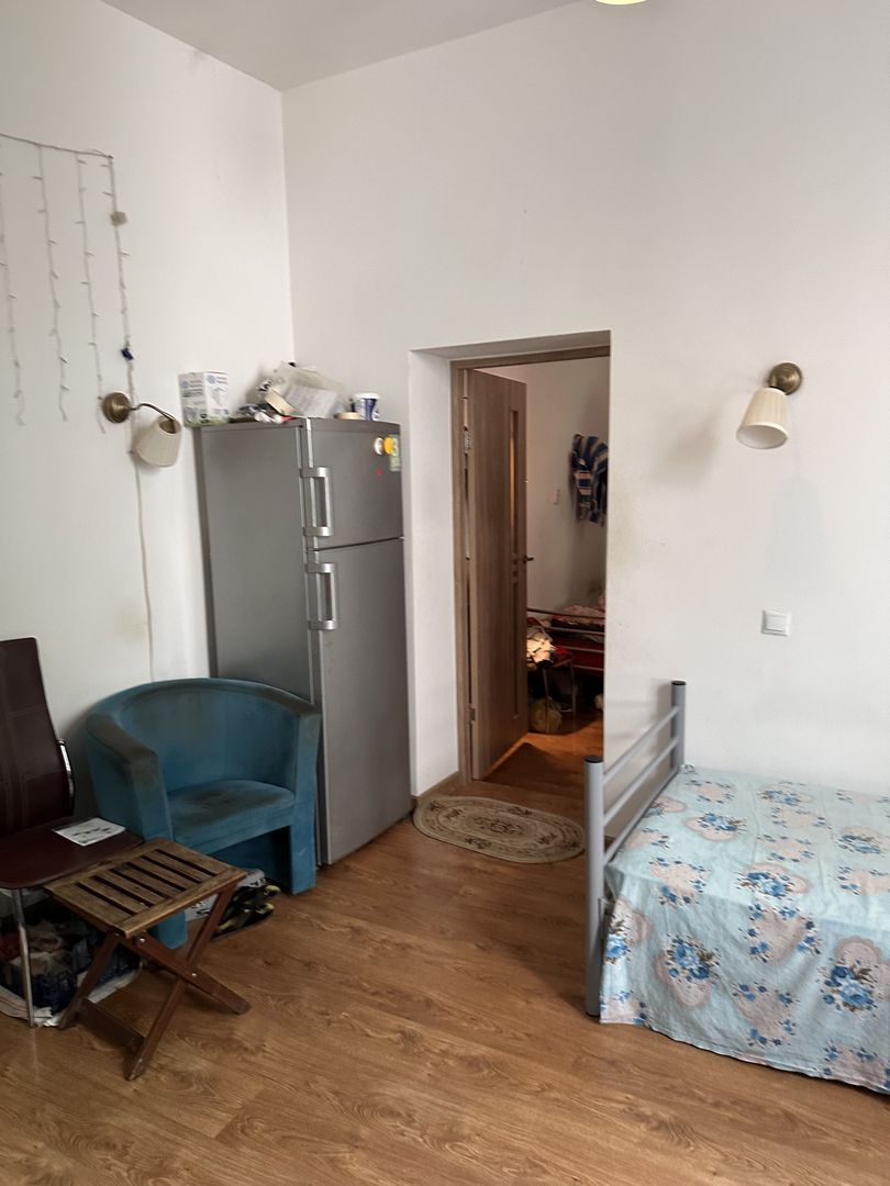 Apartament 2 camere - baie si bucatarie separate, singur pe etaj. - Poză 9