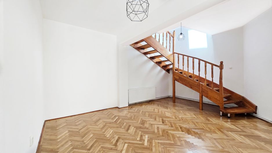 Casă consolidată la preț de apartament - Poză 13