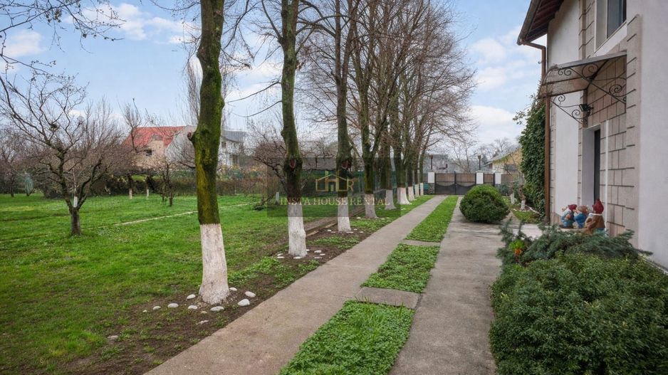 Proprietate cu 2 case I 1.700 mp teren I aproape de lac – Ghermănești - Poză 2