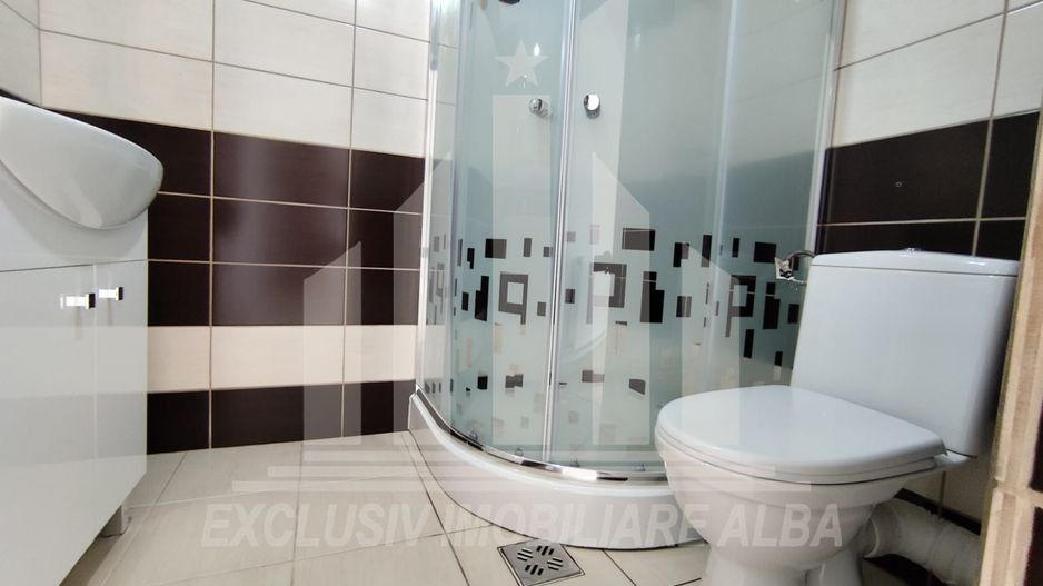 Apartament cu 5 camere decomandate, Cetate - Poză 11