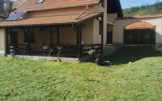 Casa renovata 3 camere teren liber 1250 mp grădină 1400 mp in Colun - Poză 21