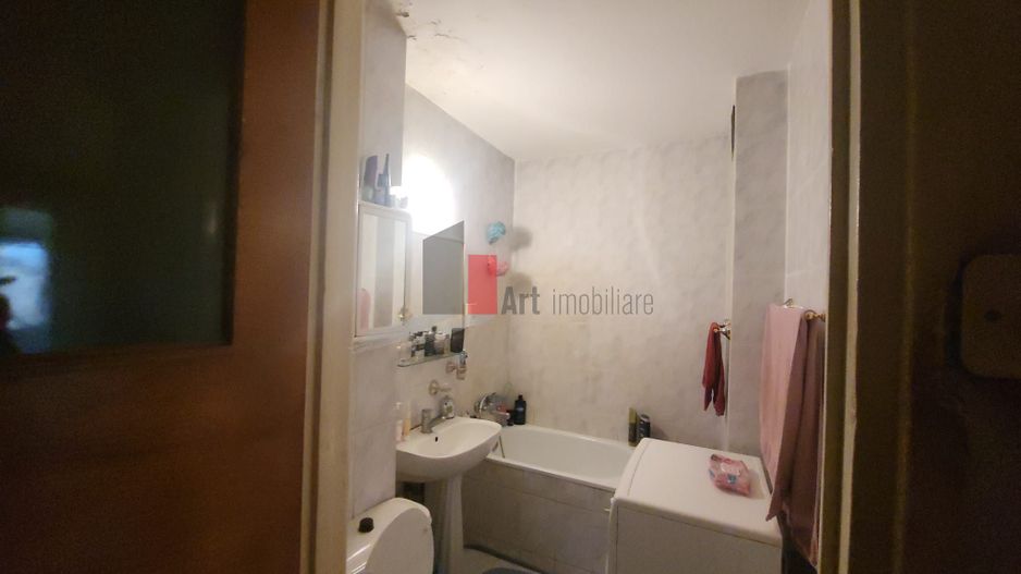 Apartament 3 camere transformat in 2 camere Titan - Poză 8