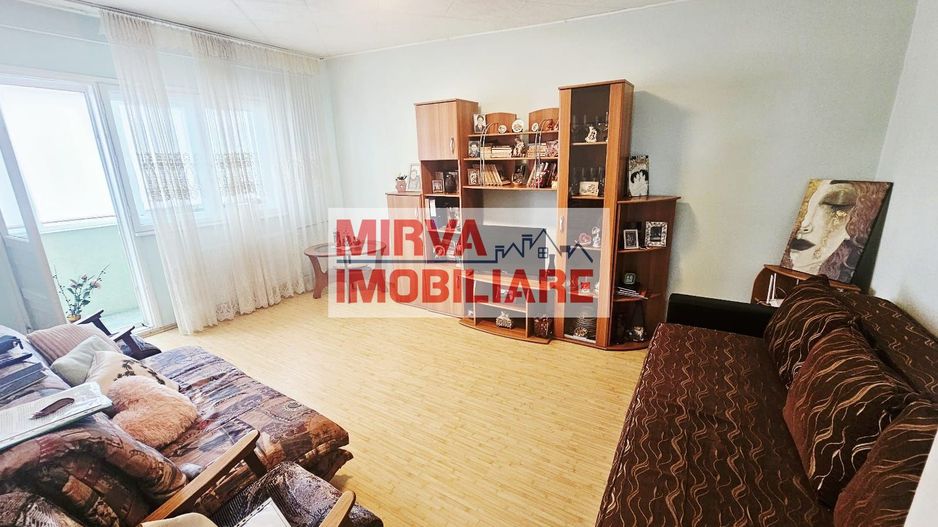 Vânzare apartament 3 camere | Zona Vest – Lămâița | Etaj 10/10 - Poză 2