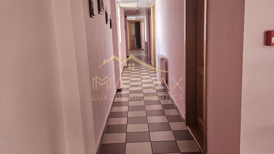 Pensiune 10 camere cu restaurant // Moieciu de Jos - Poză 40