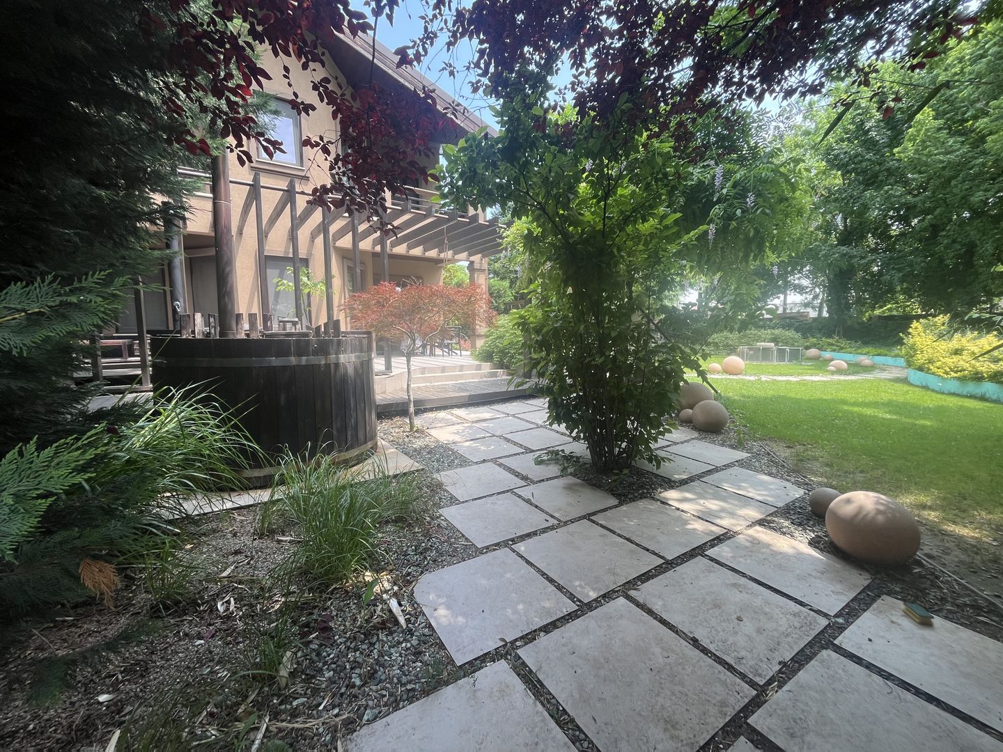 ANDRONACHE | Vila 4 Camere | Garaj  | Curte Verde | Ciubar & BBQ - Poză 2