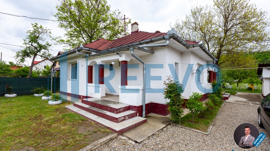 Casă de vânzare Buhuși, Str. Orbic - Poză 1