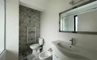 Casă / Vilă cu 4 camere de închiriat - Dezmir - Poză 13