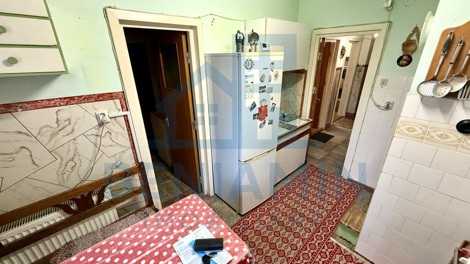 3 decomandate - parter - 65mp - centrala - gol - Scriitorilor - Poză 2