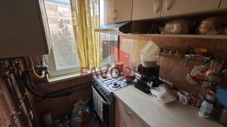 4 camere | etaj intermediar | centrala proprie | mobilat si utilat | boxa | - Poză 5