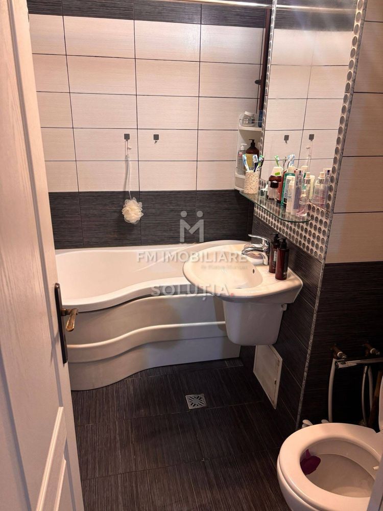 Apartament 4 camere | 2 băi | Decomandat | Etaj 2 - Poză 5