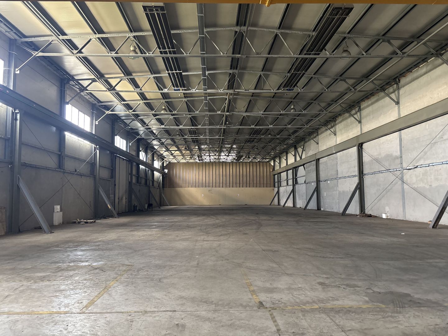 Depozit cu showroom de inchiriat de 1600 mp - Poză 29