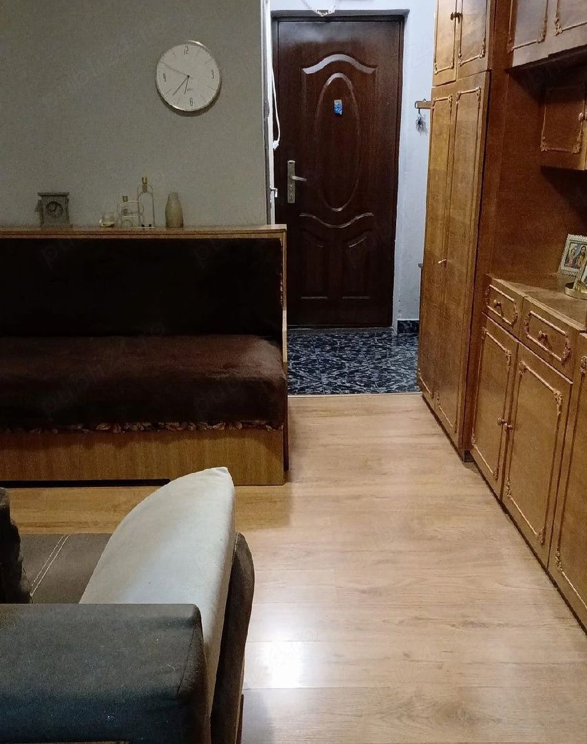 BRASADAS vinde garsoniera la etajul 3/4 pe Ostrovului. - Poză 2