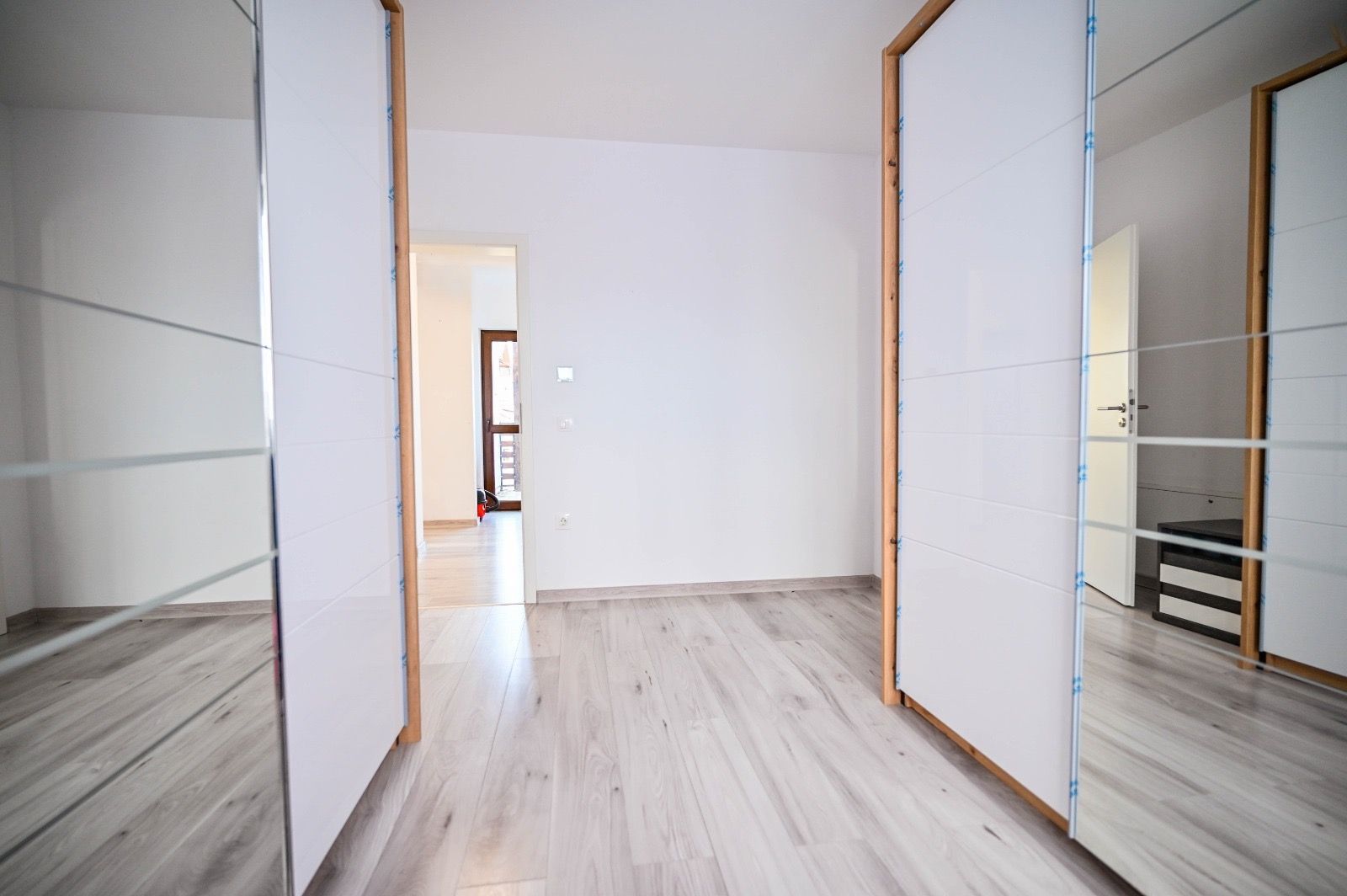 Casa individuală de vânzare Sânpetru, 5 camere, garaj, foișor, curte - Poză 10