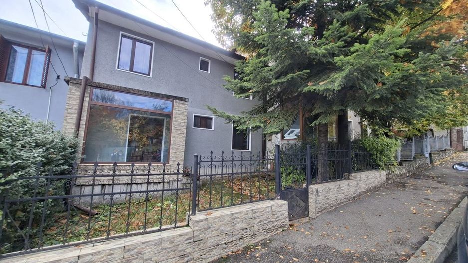 Casa Centrala de vanzare - Strada Rahovei Pitesti - Poză 1