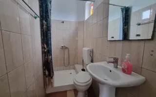 Pensiune de vânzare în Mamaia Sat, pe partea cu Hanul cu Pește - Poză 11