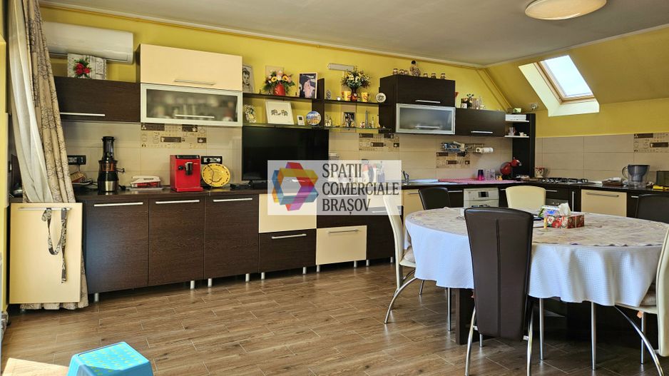Casă plus Spațiu comercial  741 mp, Teren 906 mp Brasov - zona Blumana - Poză 7