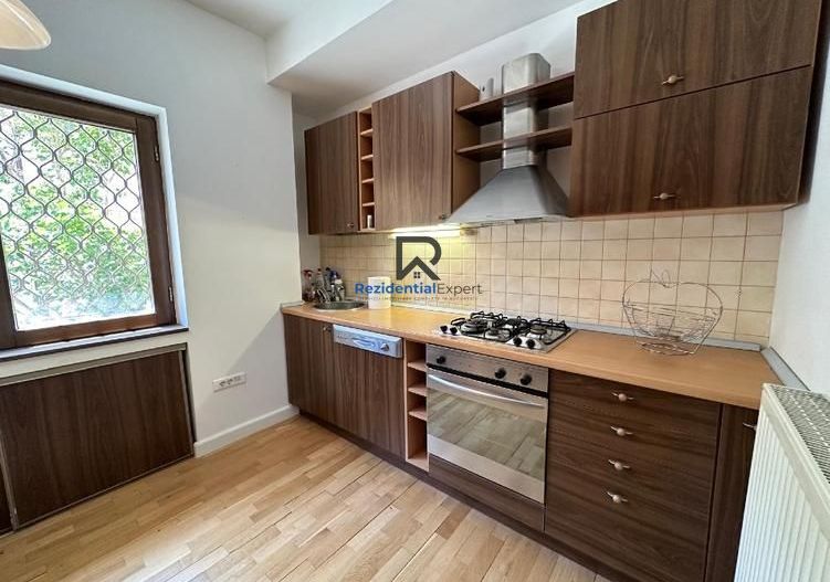 Apartament cu 3 camere de vânzare Primăverii - Poză 1