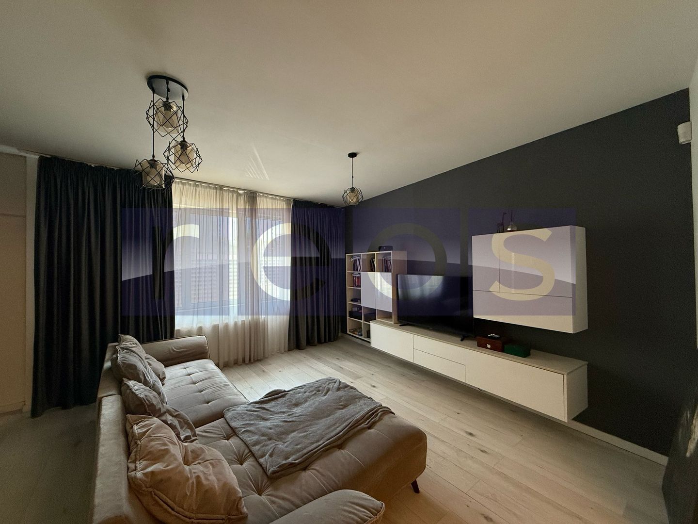 VANZARE VILA 6 CAMERE | EROII REVOLUTIEI | CURTE | 2 LOCURI DE PARCARE - Poză 2