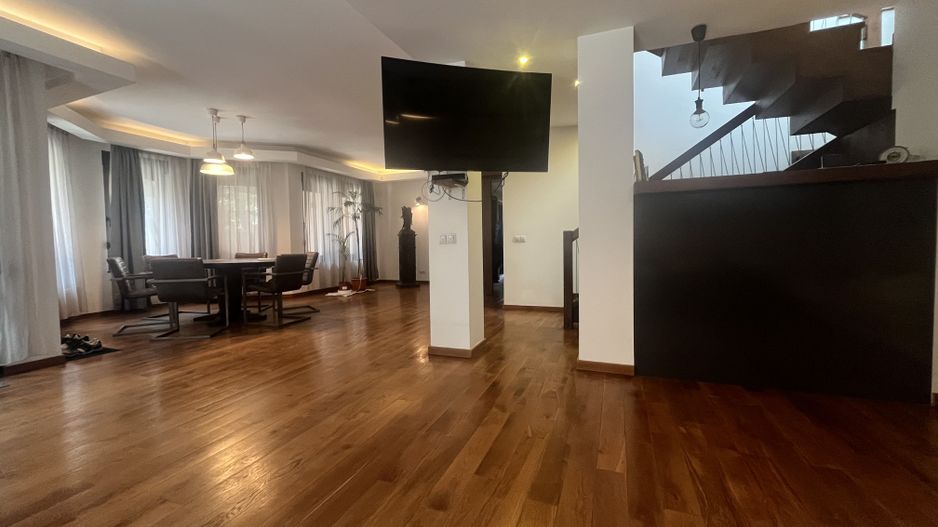 ANDRONACHE | Vila 4 Camere | Garaj  | Curte Verde | Ciubar & BBQ - Poză 9