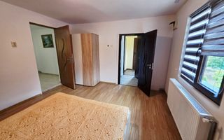 🏡 Casă renovată cu 6 camere, teren 557 mp – Berceni, Prahova - Poză 43