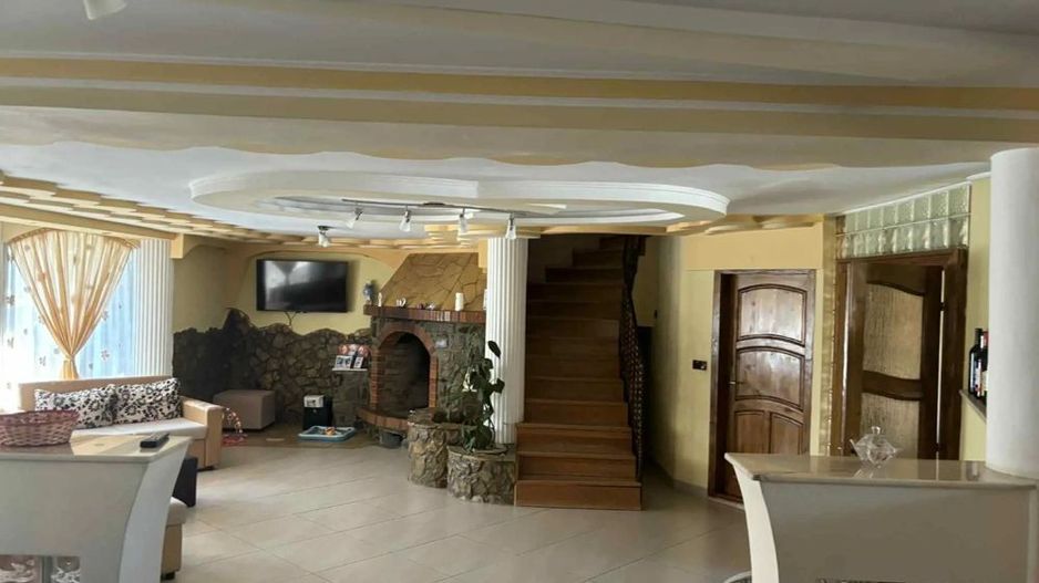 Vând casă zona Micro 17 - Poză 2