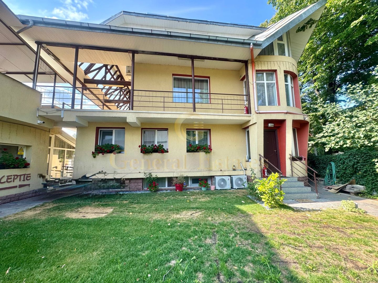 Vânzare Afacere Activa - Hotel - 4 Nivele 750 mp - Poză 2