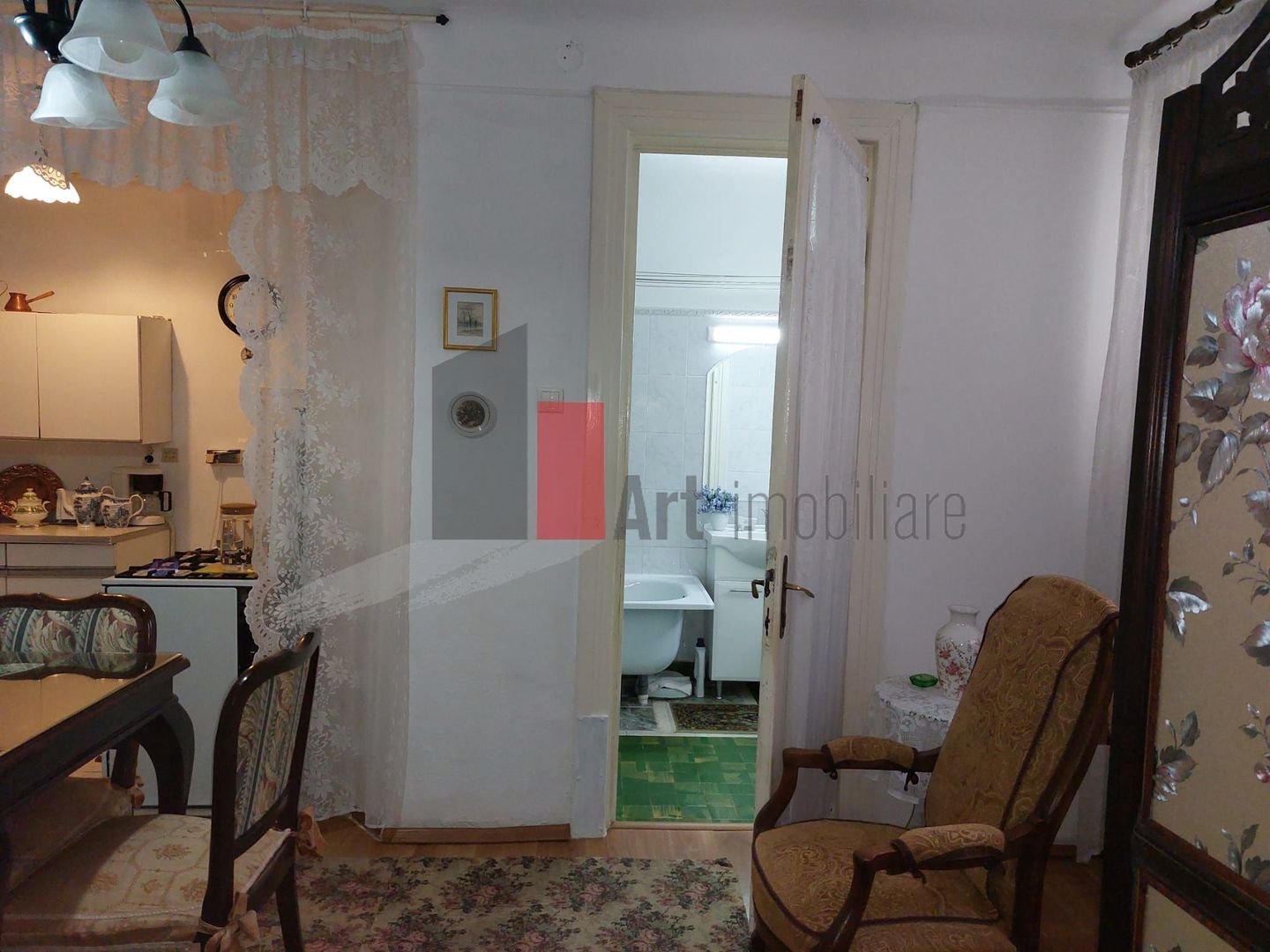 Apartamentul "SEMINTERRATO", Unirii-Cartierul Evreiesc, vila FARA RISC SEISMIC - Poză 6