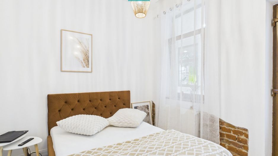 Apartament 3 camere  la curte  - Odobescu - Poză 1