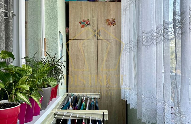 Apartament cu 3 camere mobilat si utilat la parter in Giroc la asfalt. - Poză 13