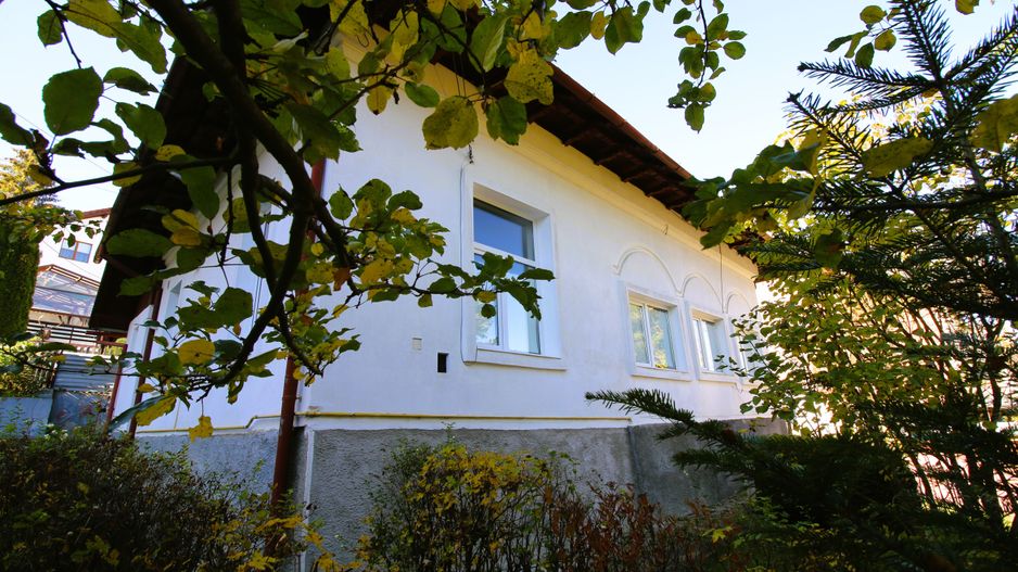 Predeal, zonă centrală, casă pretabilă 2 familii. Comision 0% - Poză 3