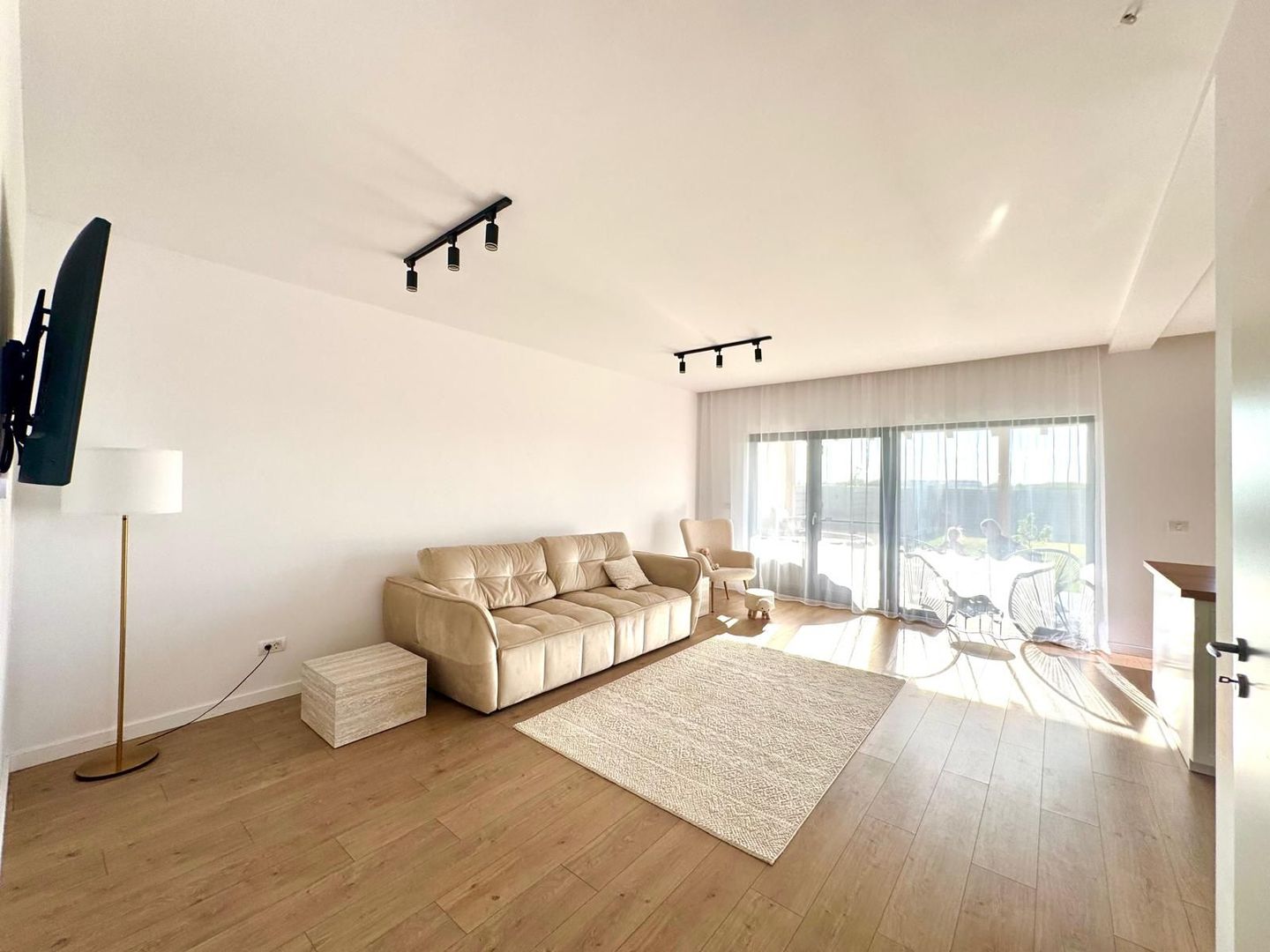 Duplex cu 5 camere mobilat și utilat complet |Săcălaz| - Poză 2