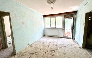 Pentru renovat - vanzare 2 camere la 200 de metri de statia de metrou - Poză 1