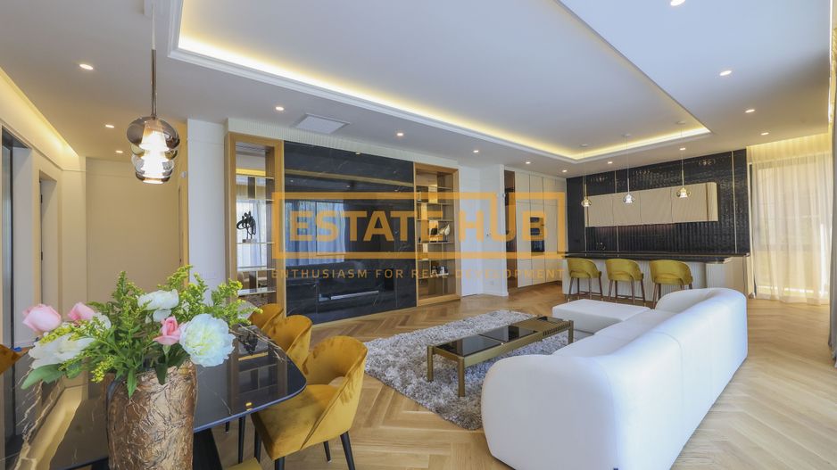 Vila in ansamblu exclusivist cu finisaje si dotări premium - Poză 1