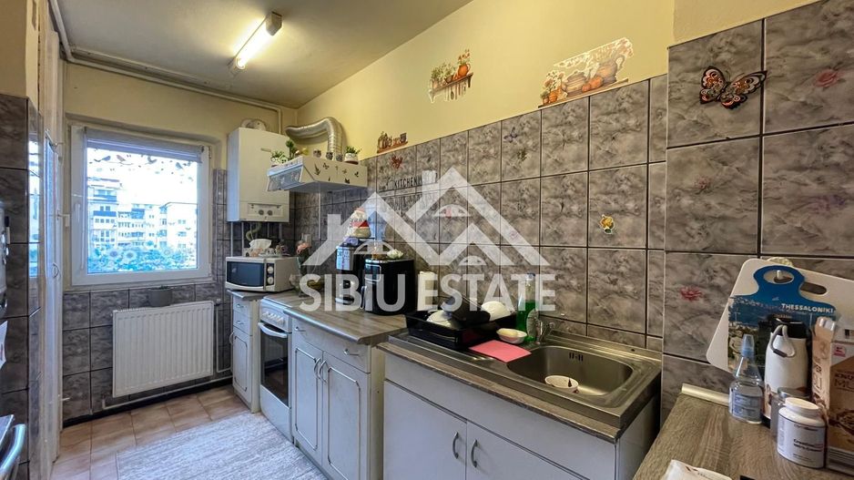 Apartament decomadat cu 3 camere, etaj 2 Cartier Valea Aurie - Poză 4