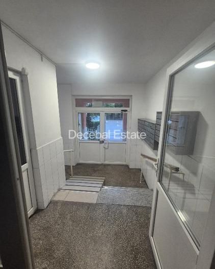 Apartament 3 camere 67 mp 1978 decomandat Titan - Poză 9