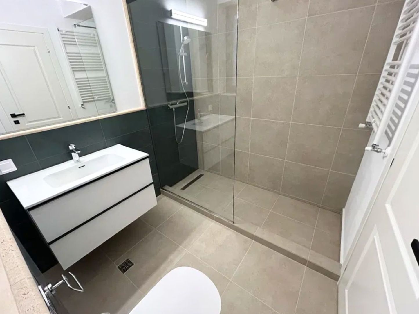 Vilă 4 camere premium de închiriat în Cartierul Henri Coandă - Poză 7